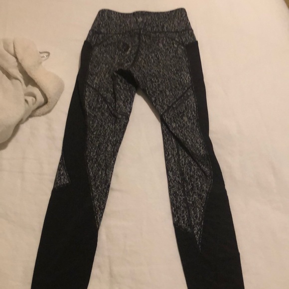 Size 6 yoga pants-go with jacket size 6 lululemon - Picture 3 of 3